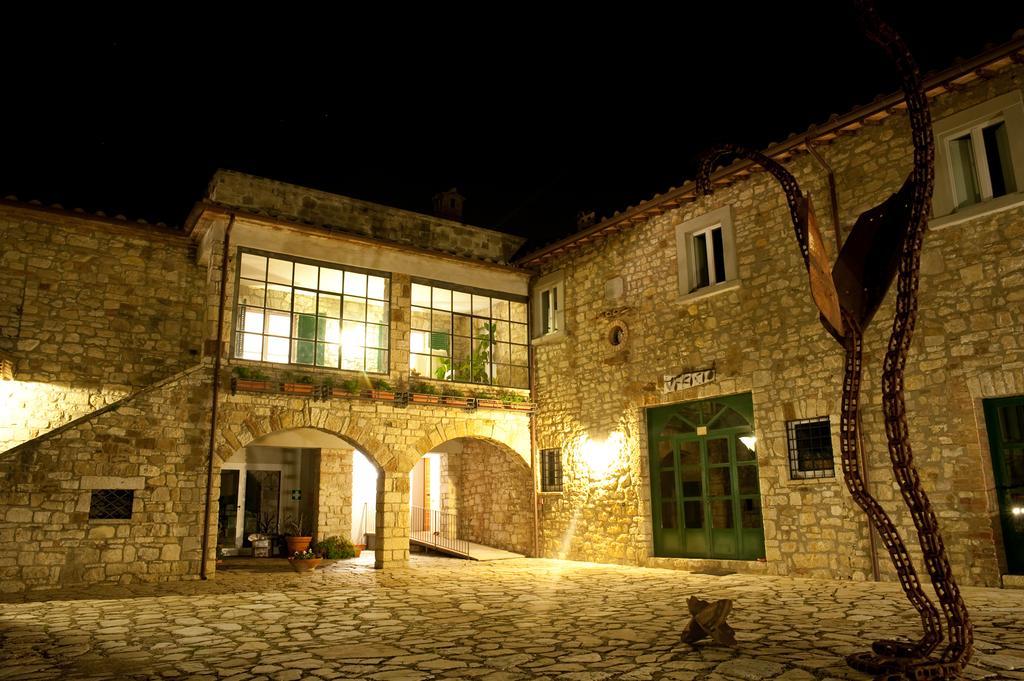 Agriturismo Tenuta Conti Faina フラッタ・トディーナ 部屋 写真