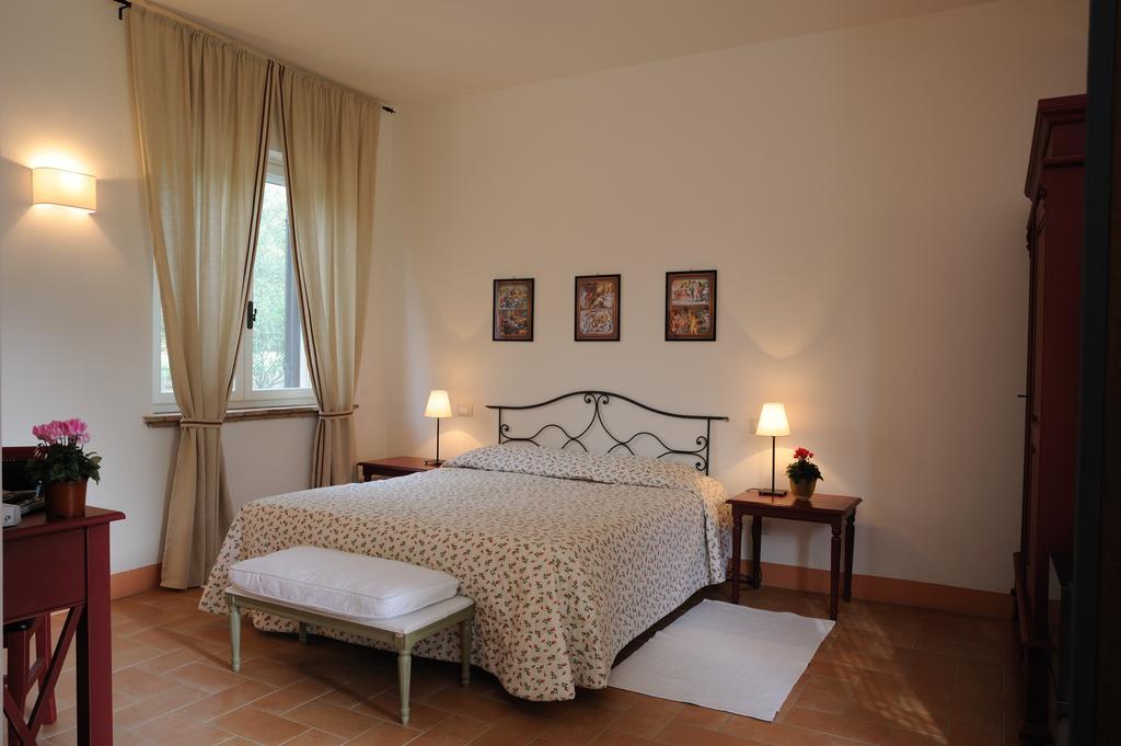 Agriturismo Tenuta Conti Faina フラッタ・トディーナ 部屋 写真